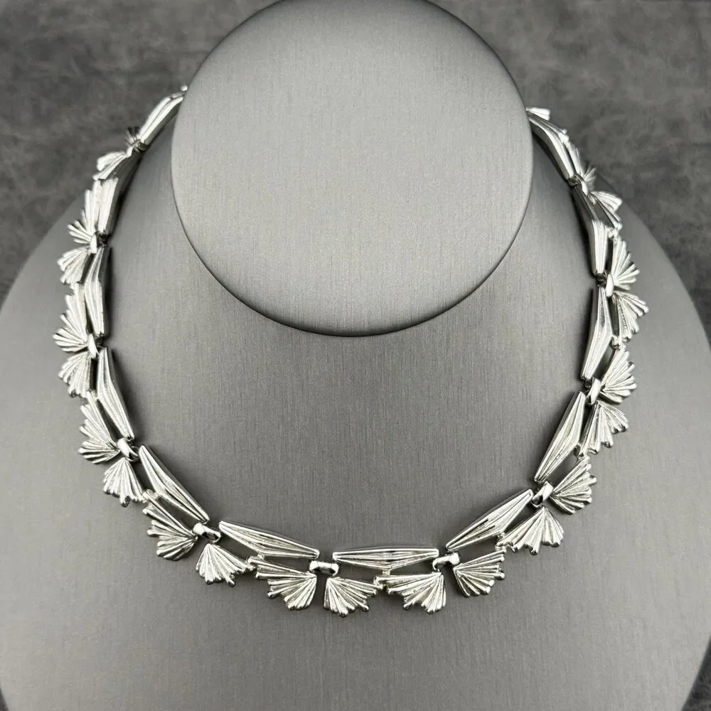 Vintage Trifari Modernist Silver Tone Chocker Necklace Leaf Fan Pod Ribbon 14
